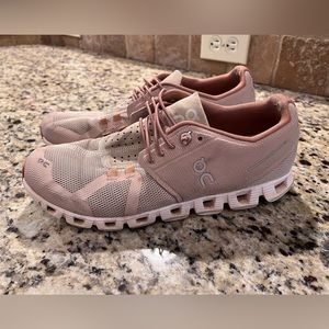 On running women’s shoes size 9.5